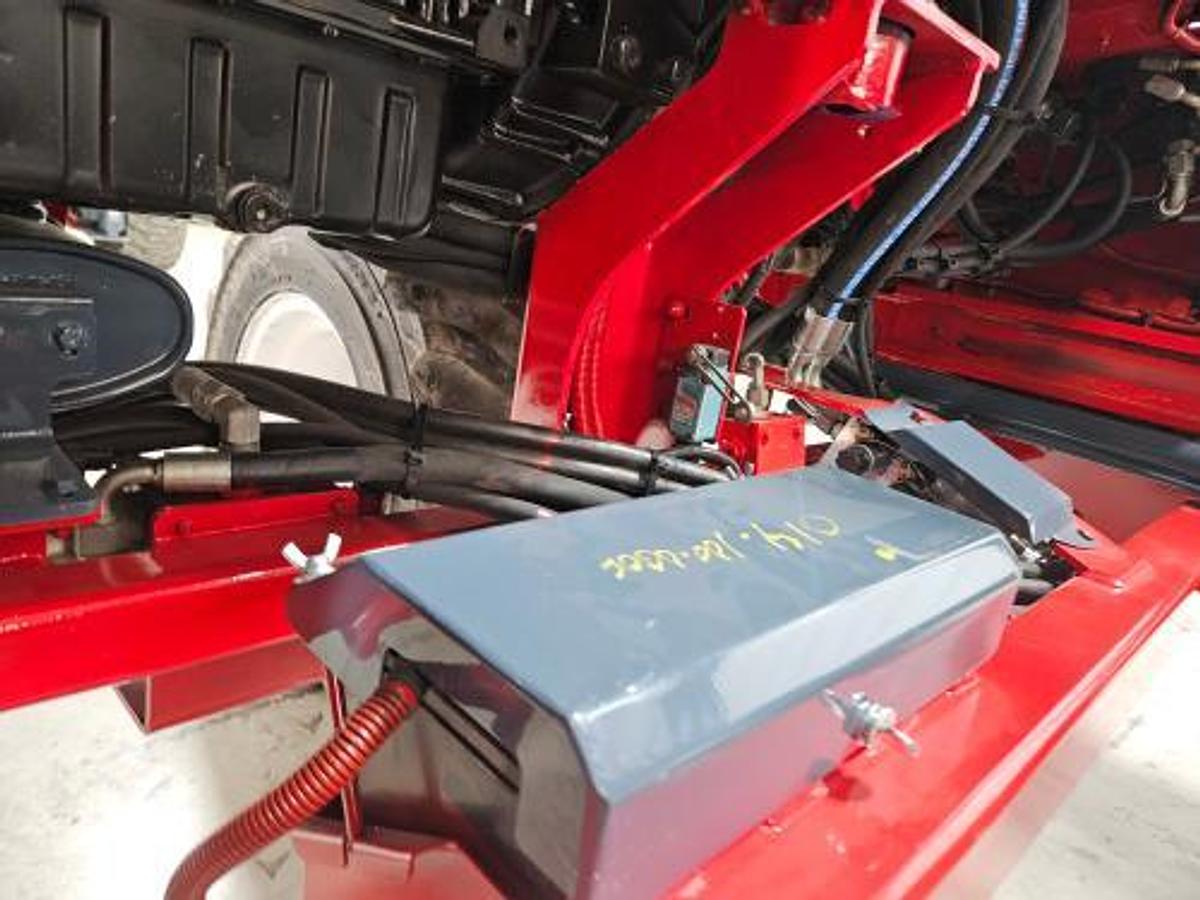 Used 2015 Moffett M8 55.4  4 Way