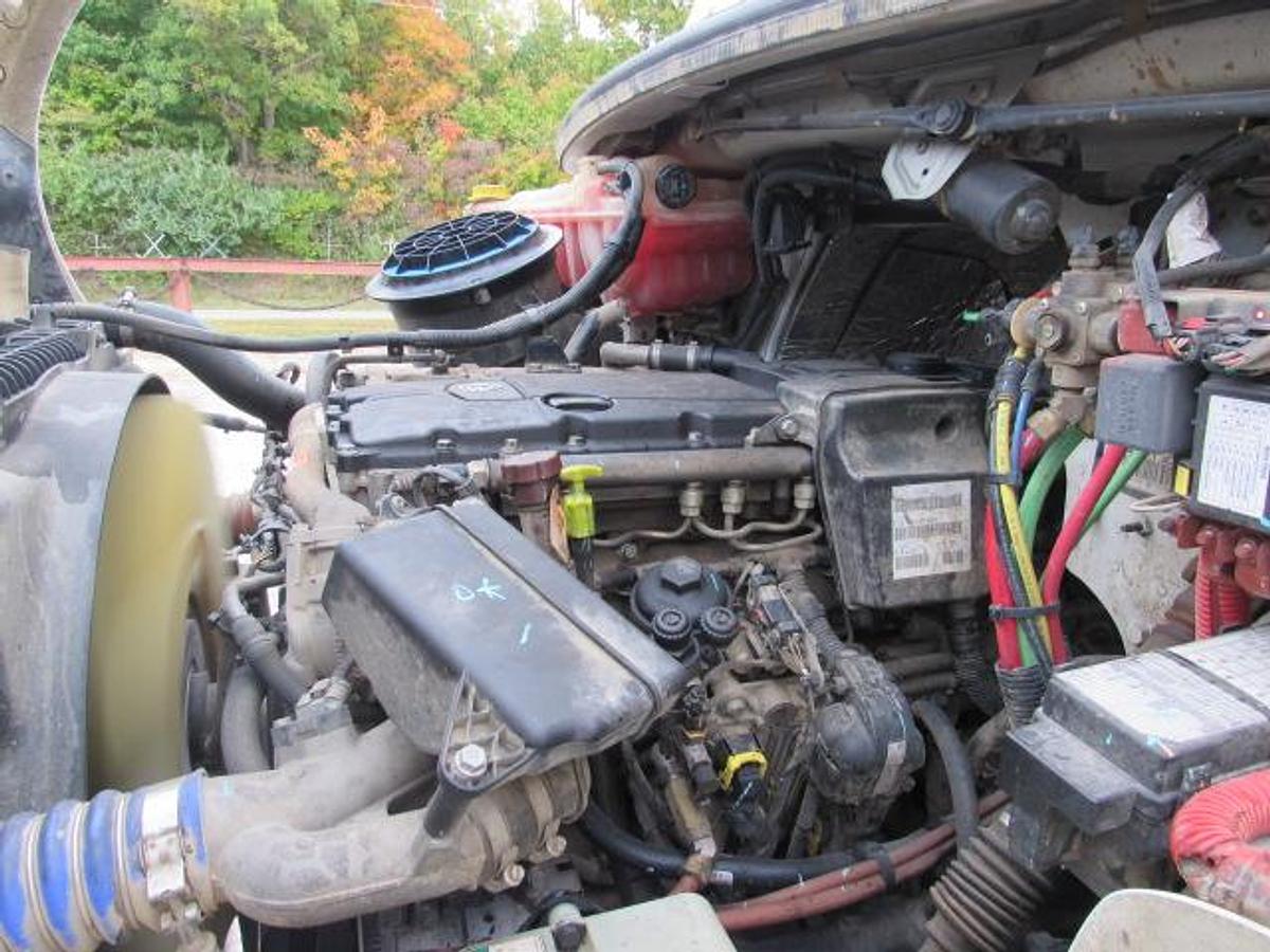 Used 2022 Freightliner M2 106