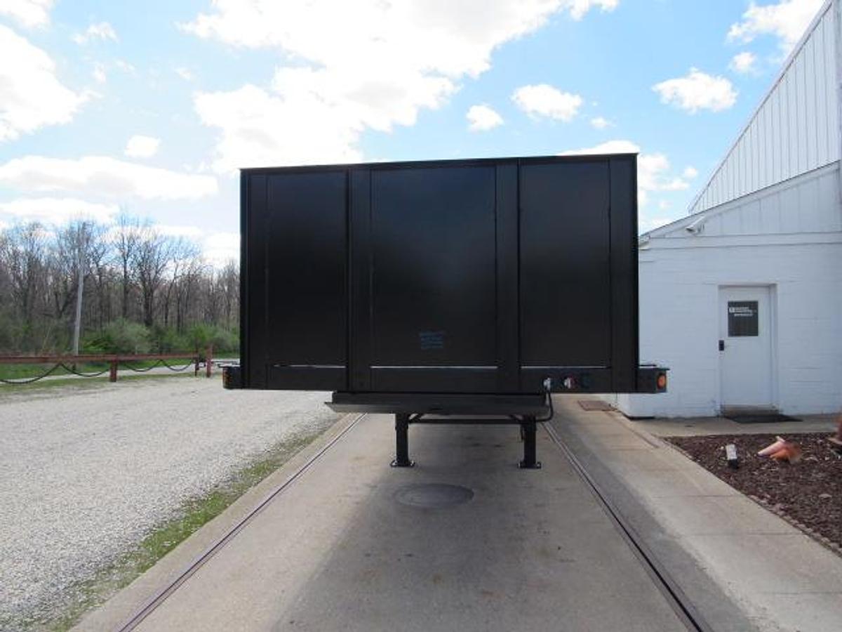 Used 2012 Utility 36' 6" X 102 Princeton/Moffett Trailer