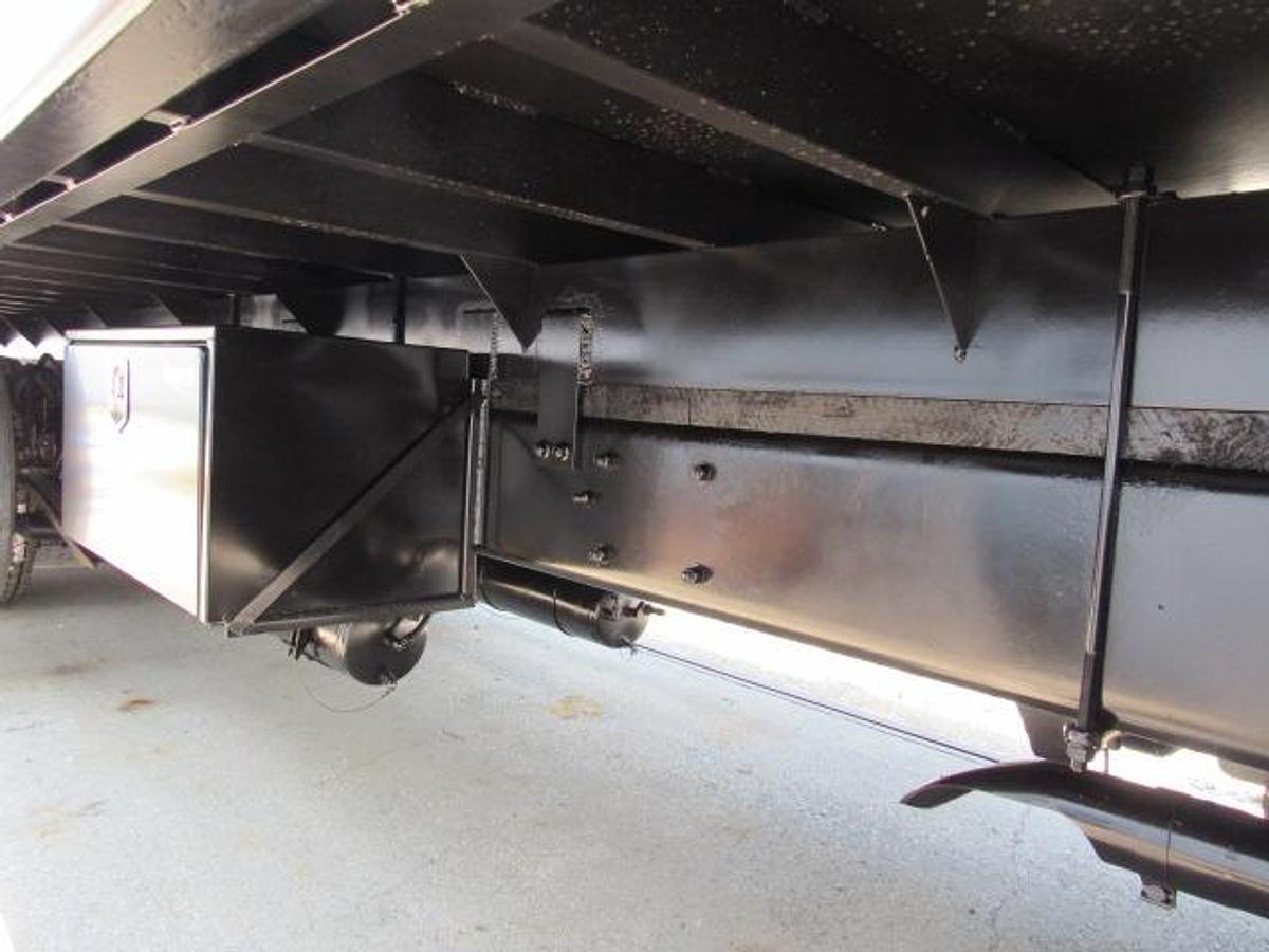 Used 2023 Freightliner M2 106