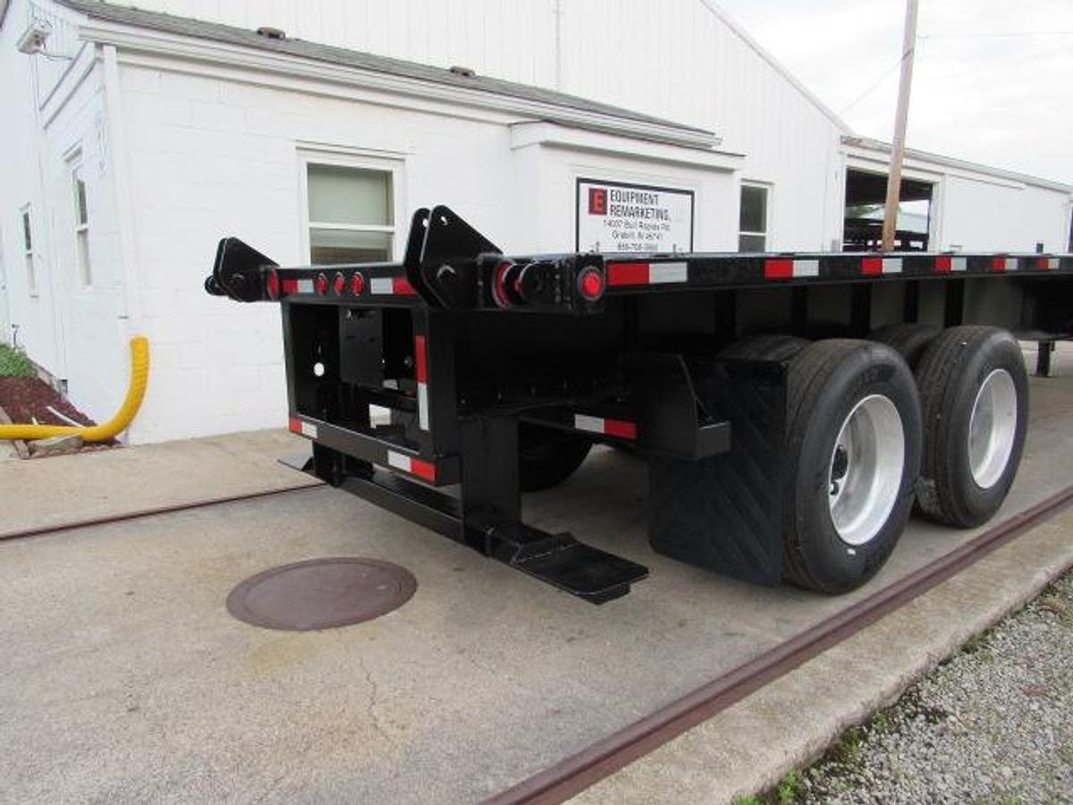 Used 2015 Utility 45' X 102" Princeton/Moffett Trailer