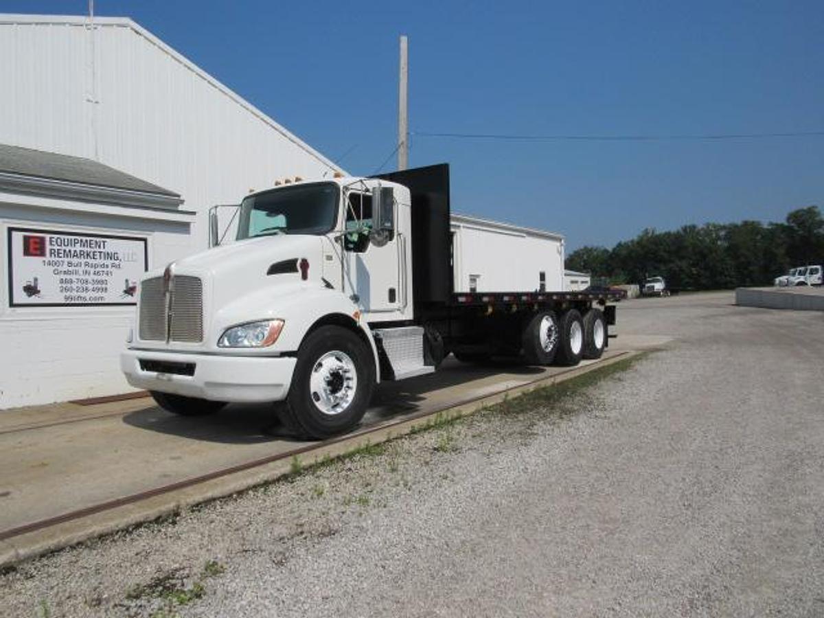 Used 2021 Kenworth T370 Flatbed Truck