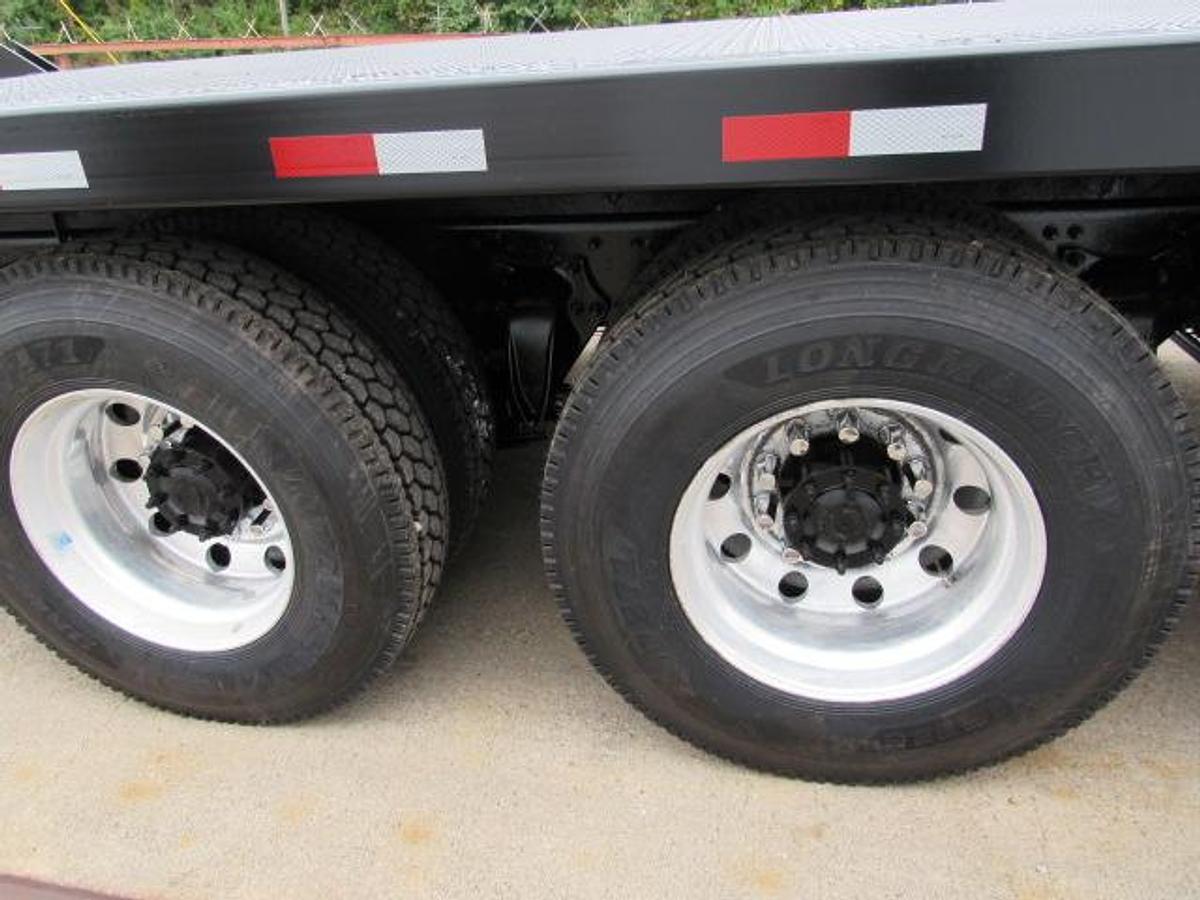 Used 2022 Freightliner M2 106