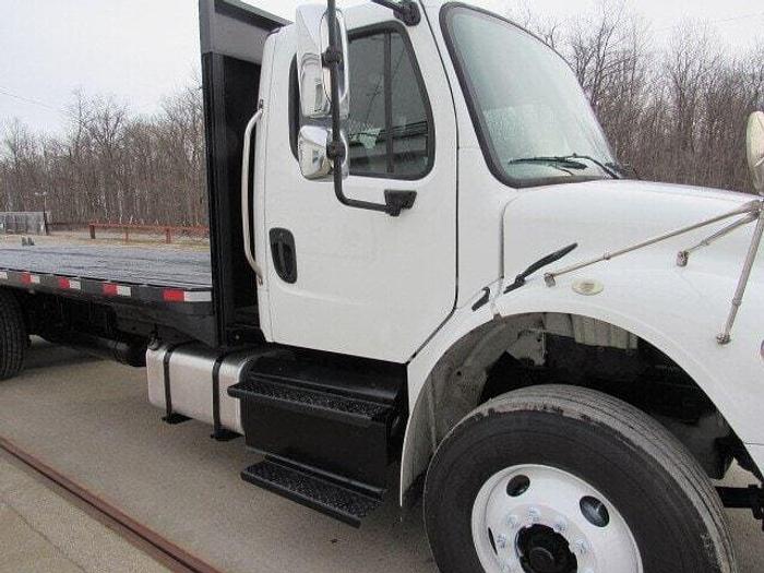 Used 2016 Freightliner M2 106