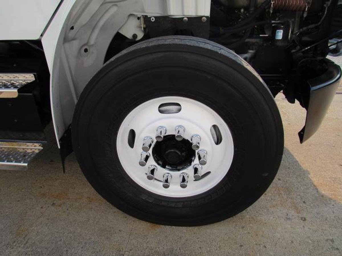 Used 2022 Freightliner M2 106