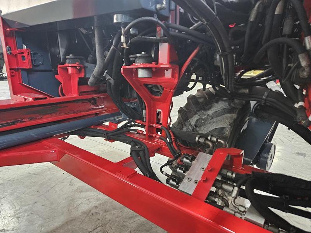 Used 2015 Moffett M8 55.3LP