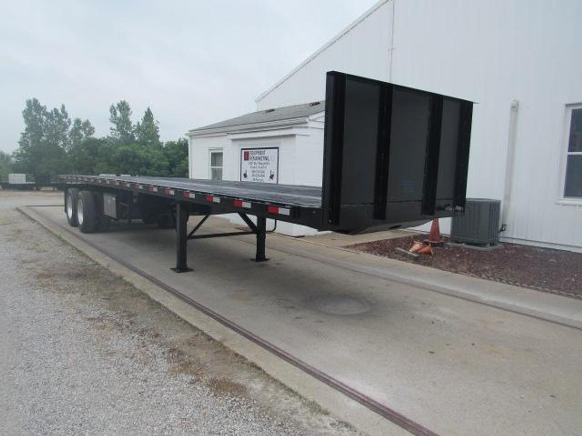 Used 2015 Great Dane Trailers 35' 10" X 102" Flatbed Moffett Trailer