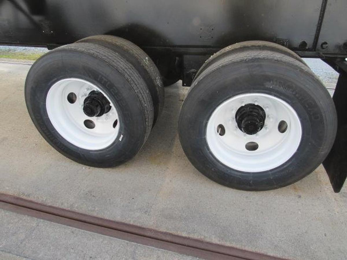 Used 2016 Great Dane Trailers 36' 6" X 102" Flatbed Moffett Trailer