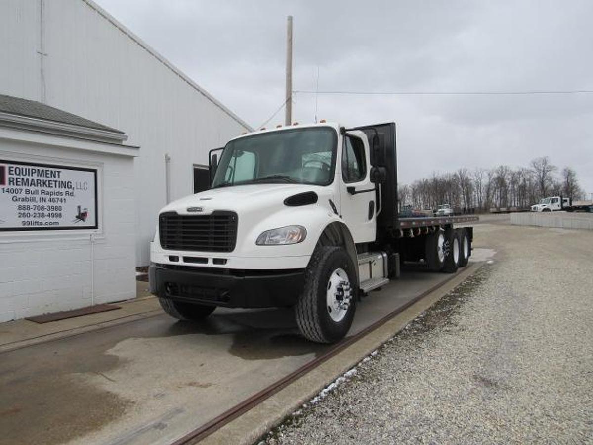 Used 2022 Freightliner M2 106