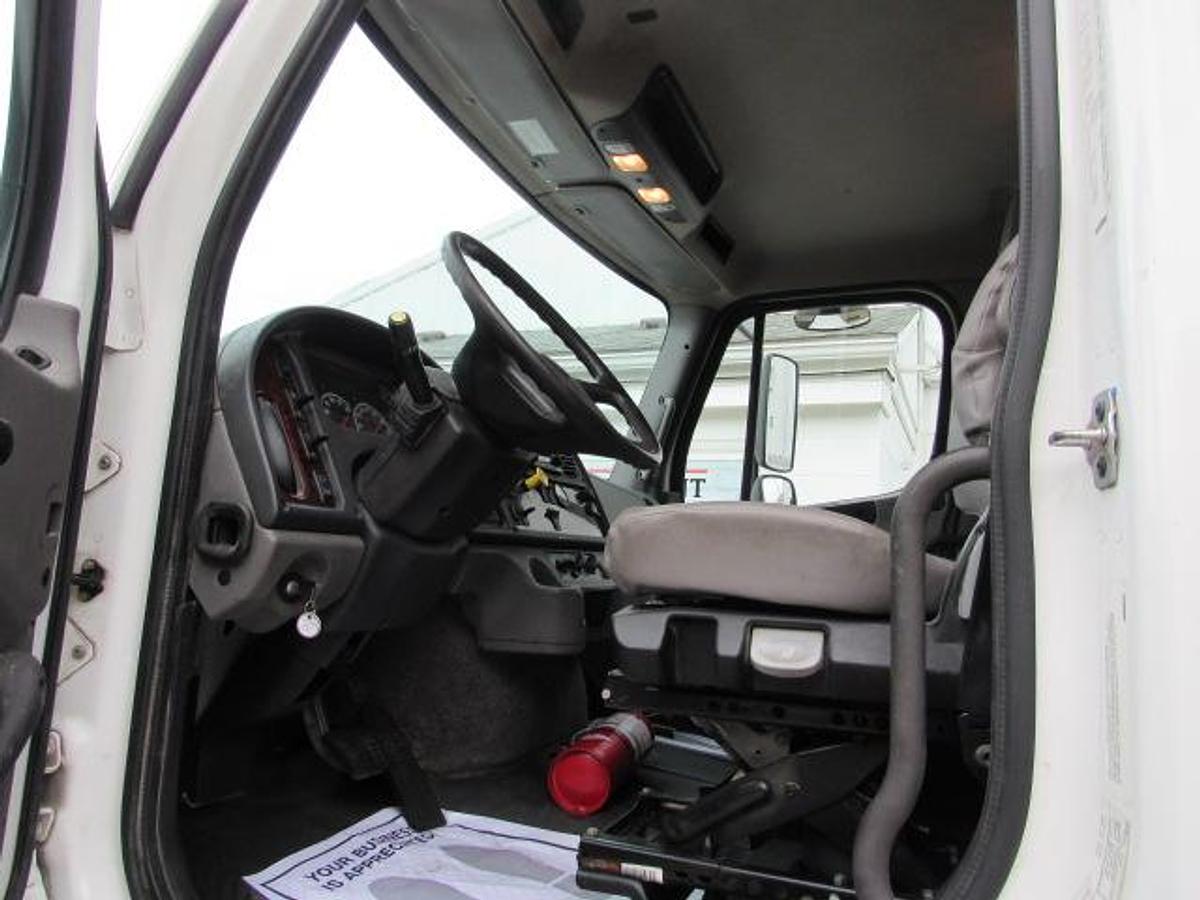 Used 2023 Freightliner M2 106