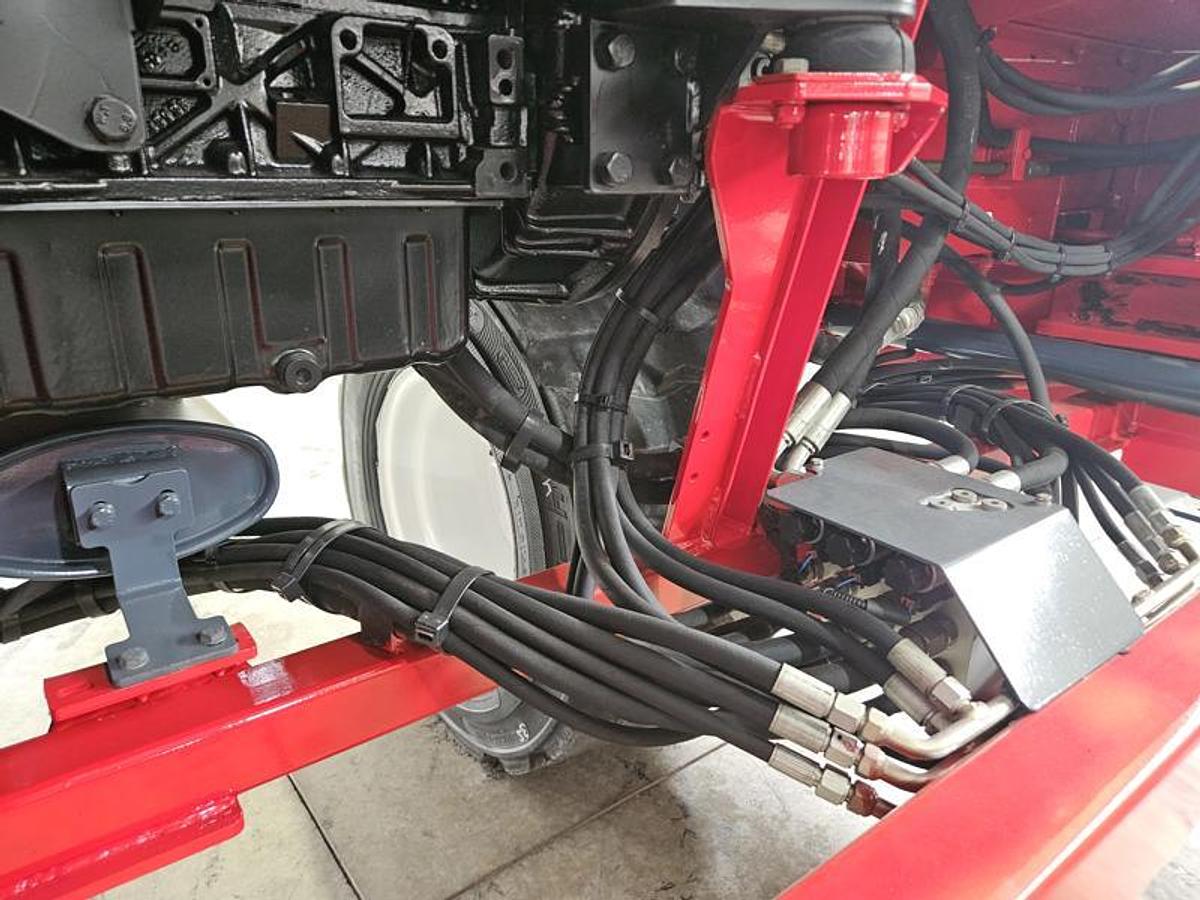 Used 2016 Moffett M8 70.3