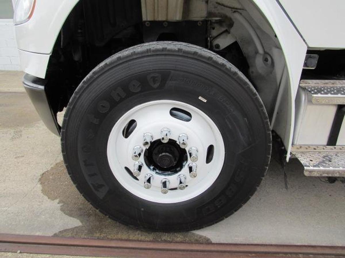 Used 2022 Freightliner M2 106