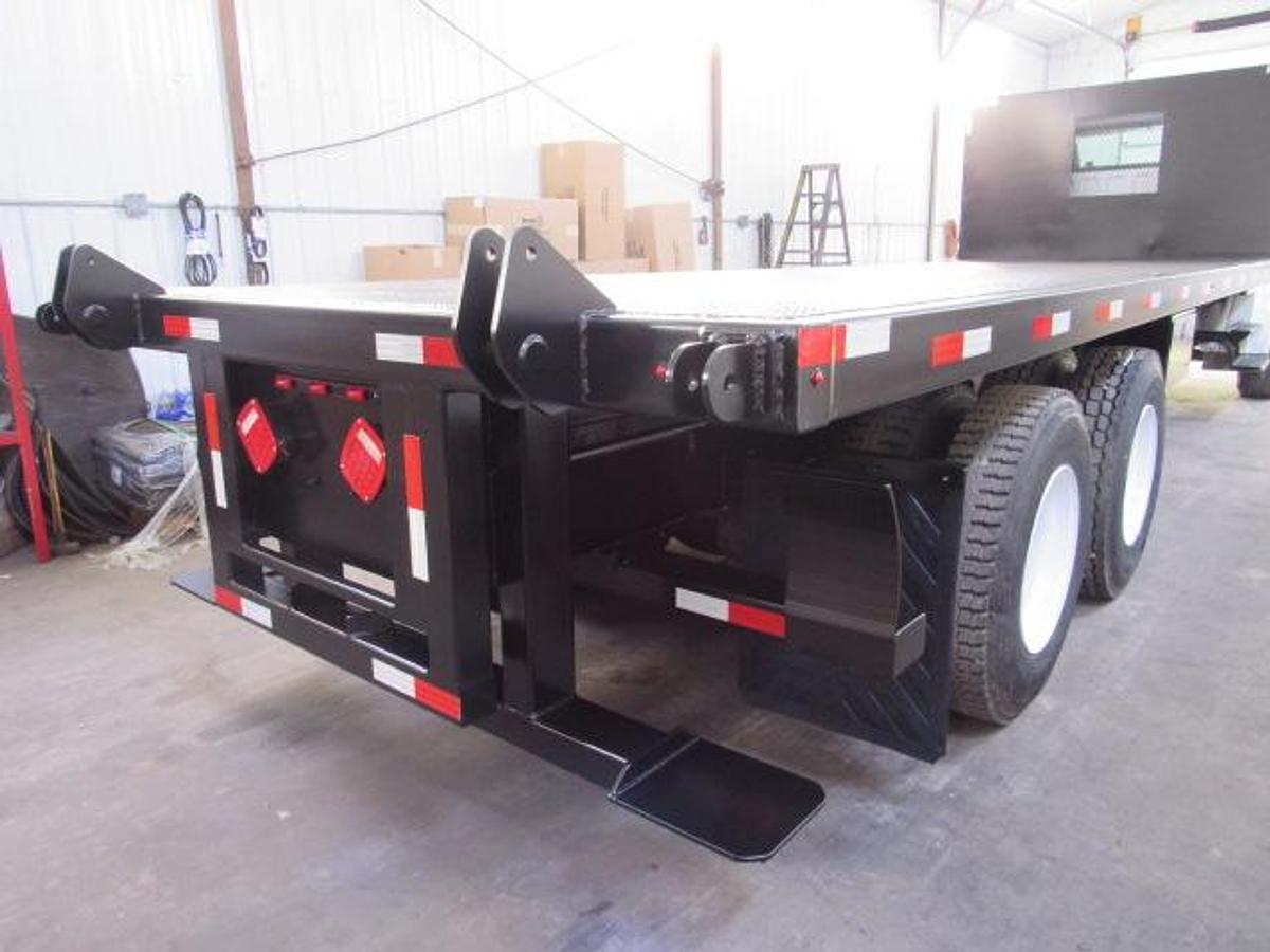 Used 2020 Freightliner M2 106