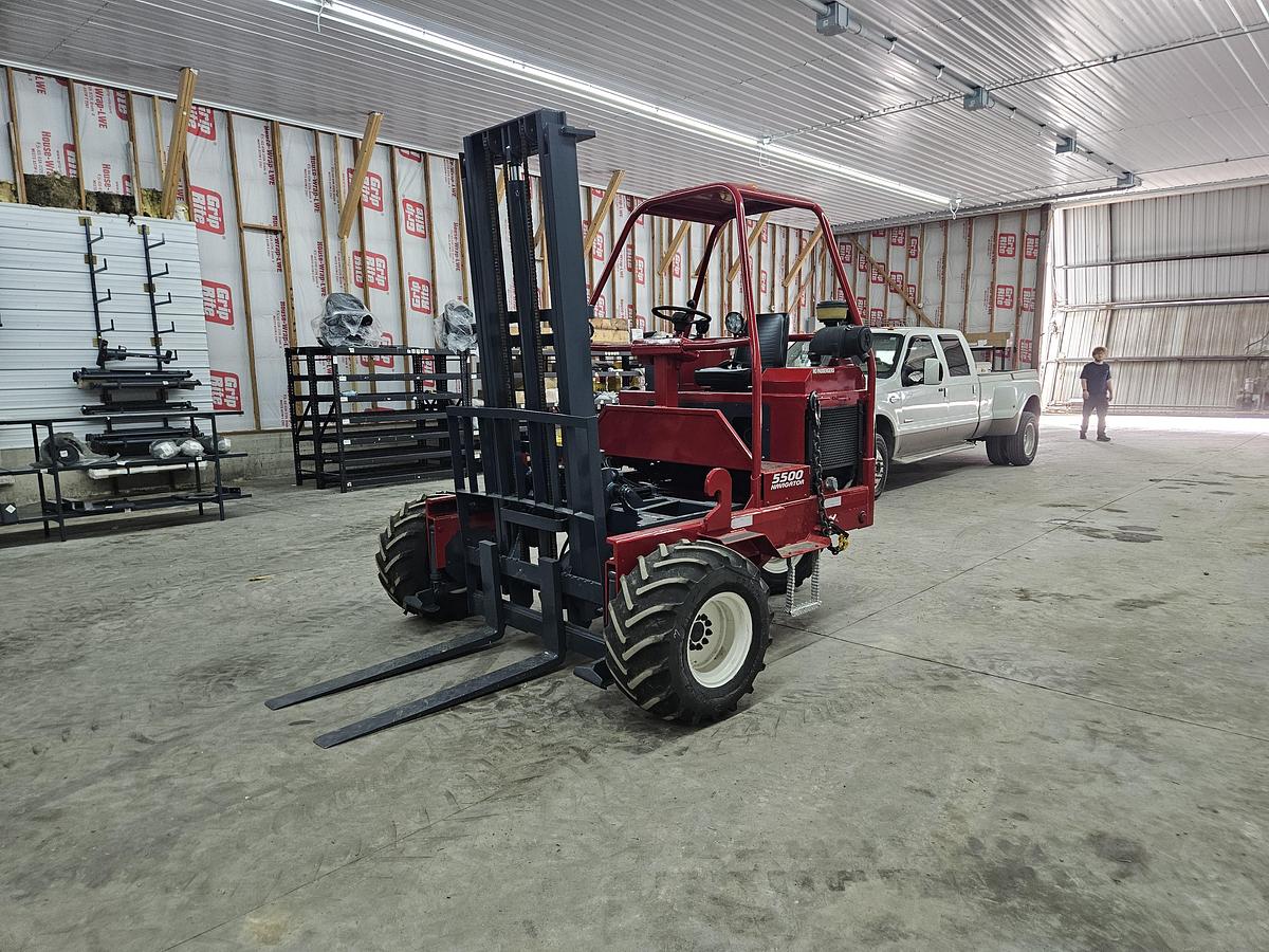 Used 2014 Navigator RT-5500 Truck Mounted Forklift