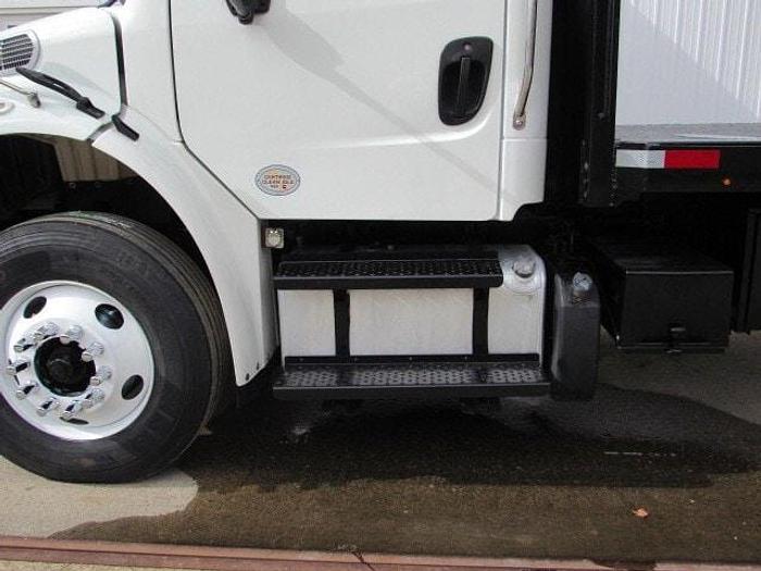 Used 2017 Freightliner M2 106