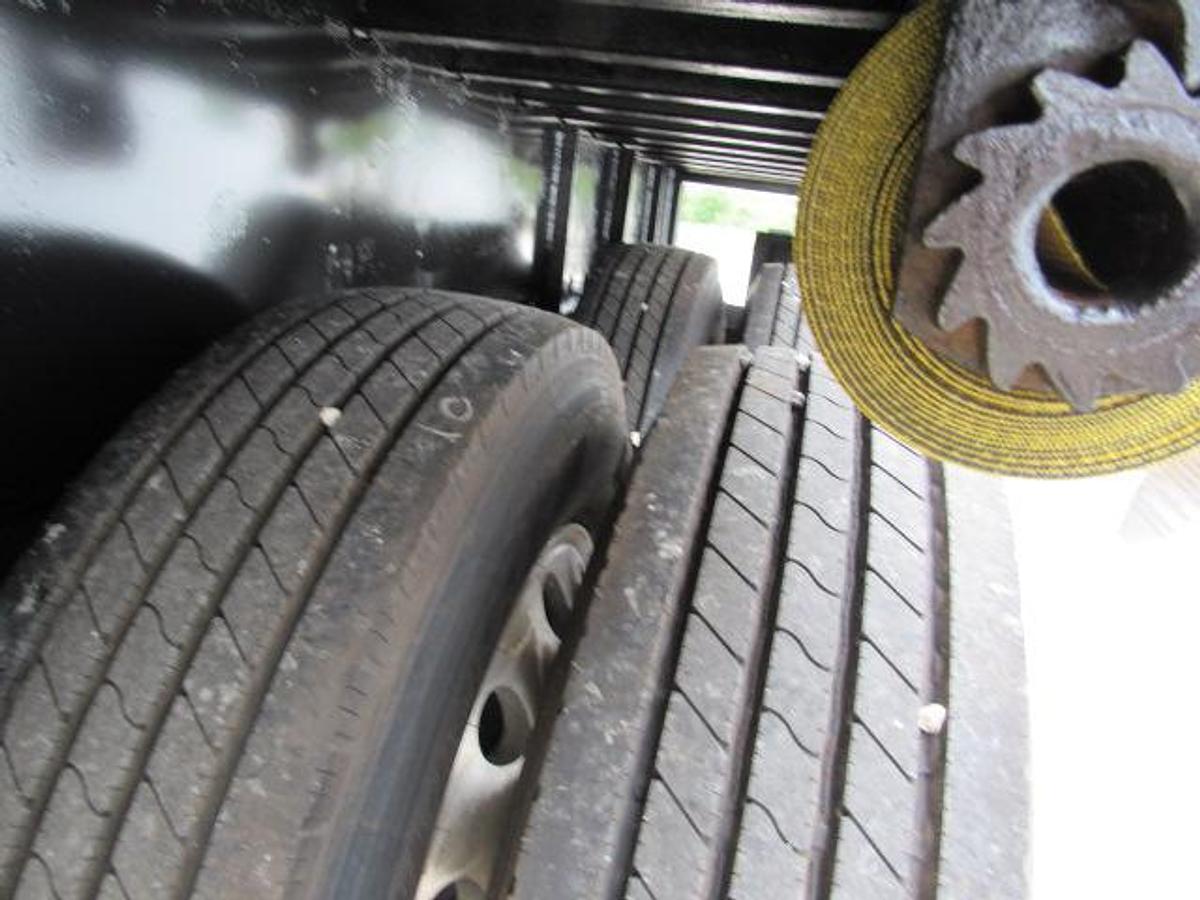 Used 2015 Utility 36 6 X 102 Moffett Trailer