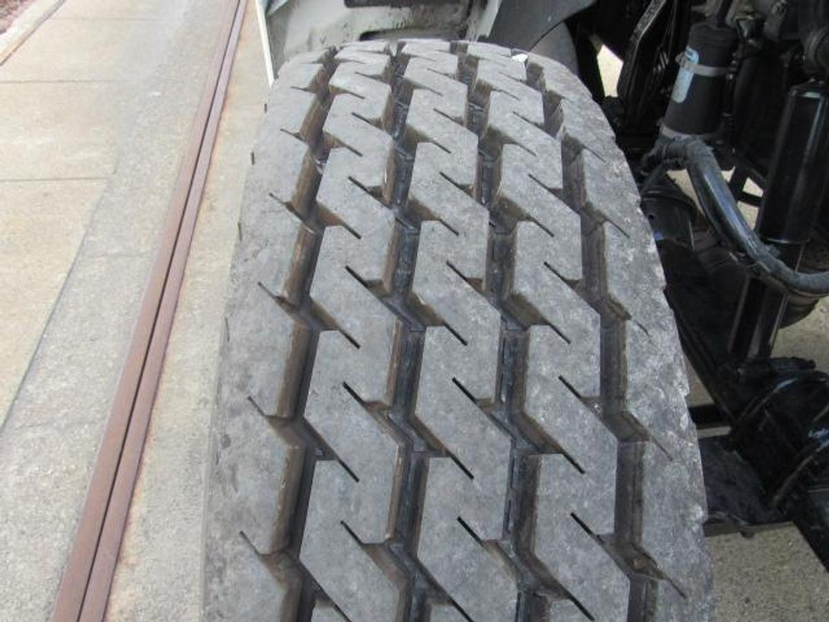 Used 2021 Kenworth T370 Flatbed Truck