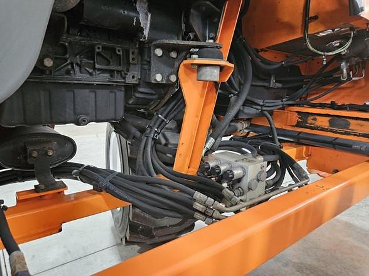 Used 2018 Moffett M8 55.3NX