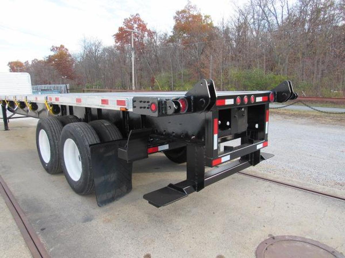 Used 2015 Utility 45' X 102 Alum Combo Princeton/Moffett Trailer