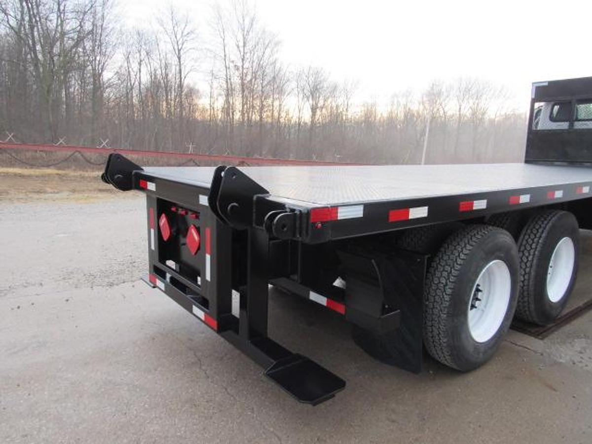 Used 2020 Freightliner M2 106