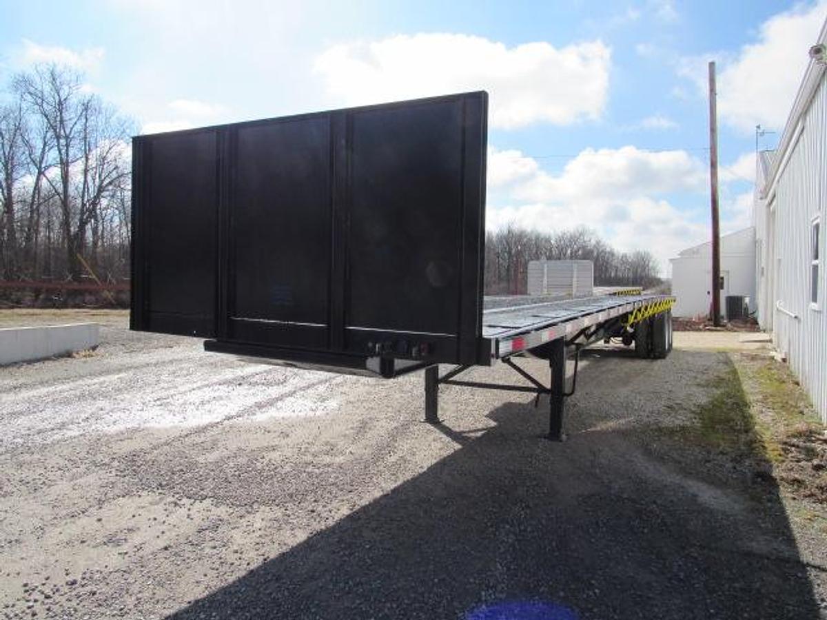 Used 2015 Utility 45' X 102" Princeton/Moffett Trailer