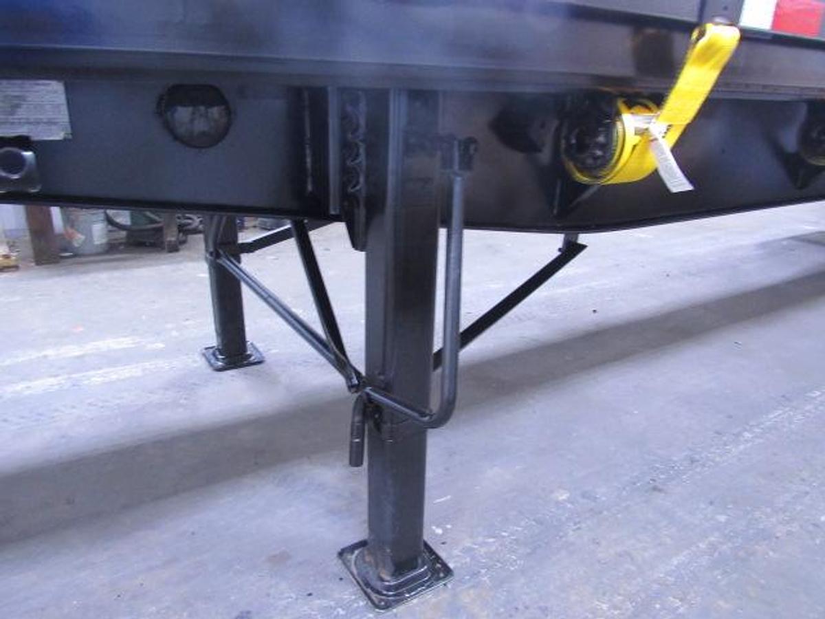 Used 2018 Fontaine 48' X 102" Princeton/Moffett Trailer