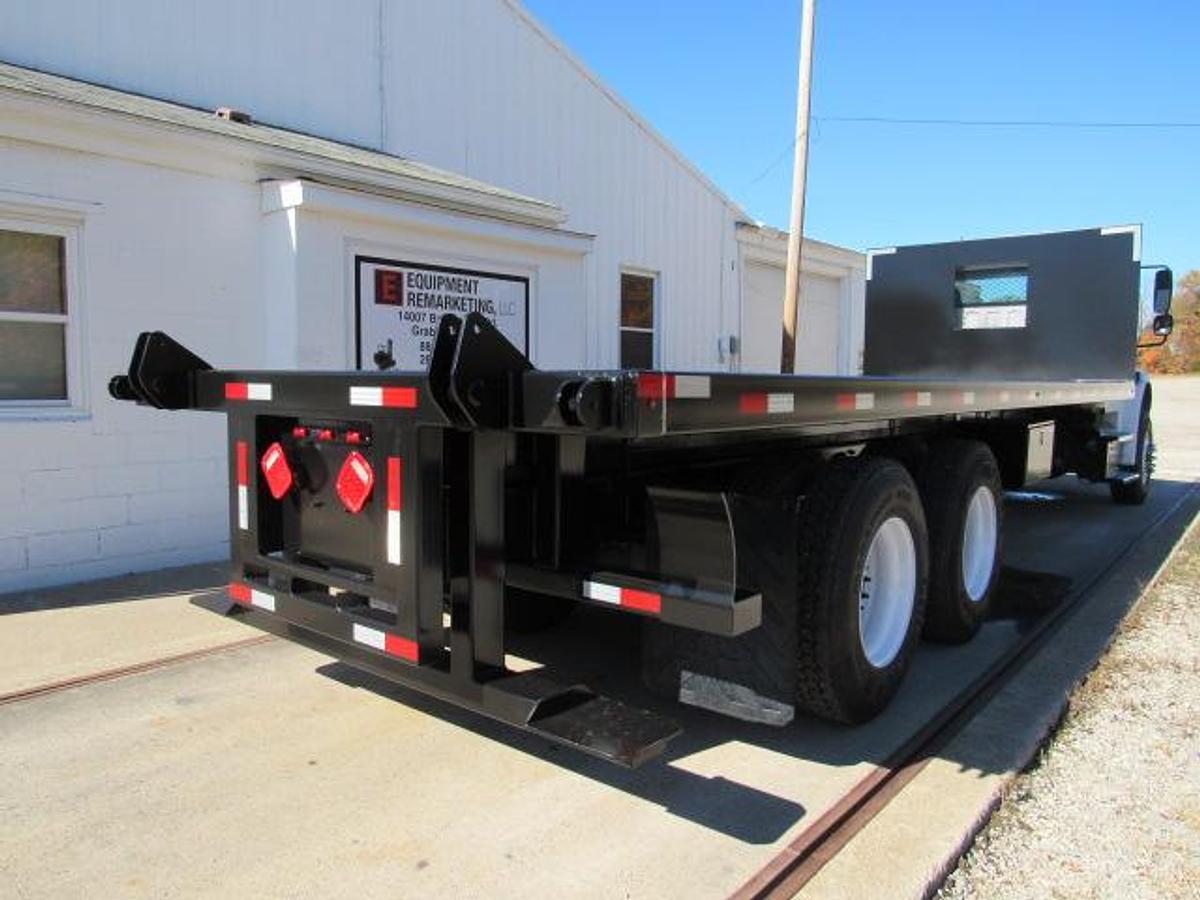 Used 2022 Freightliner M2 106