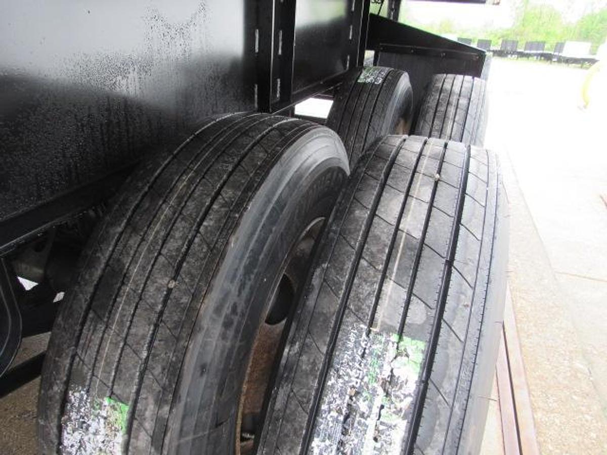 Used 2007 Lufkin 32' X 96" Moffett Trailer