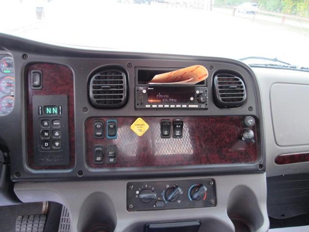 Used 2022 Freightliner M2 106