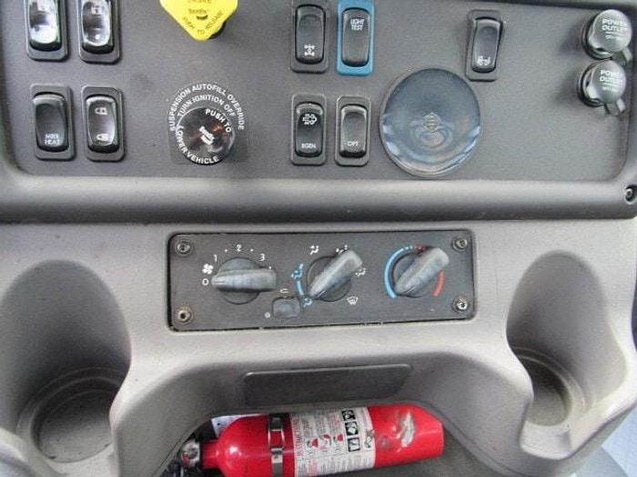 Used 2016 Freightliner M2 106