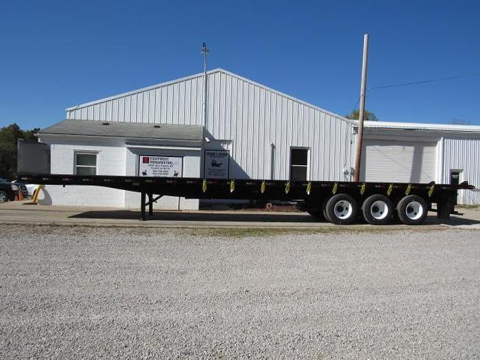 Used 2014 Great Dane Trailers  48' X 102" 3 AXLE Flatbed Moffett Trailer