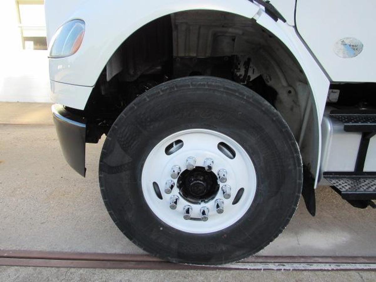 Used 2018 Freightliner M2 106