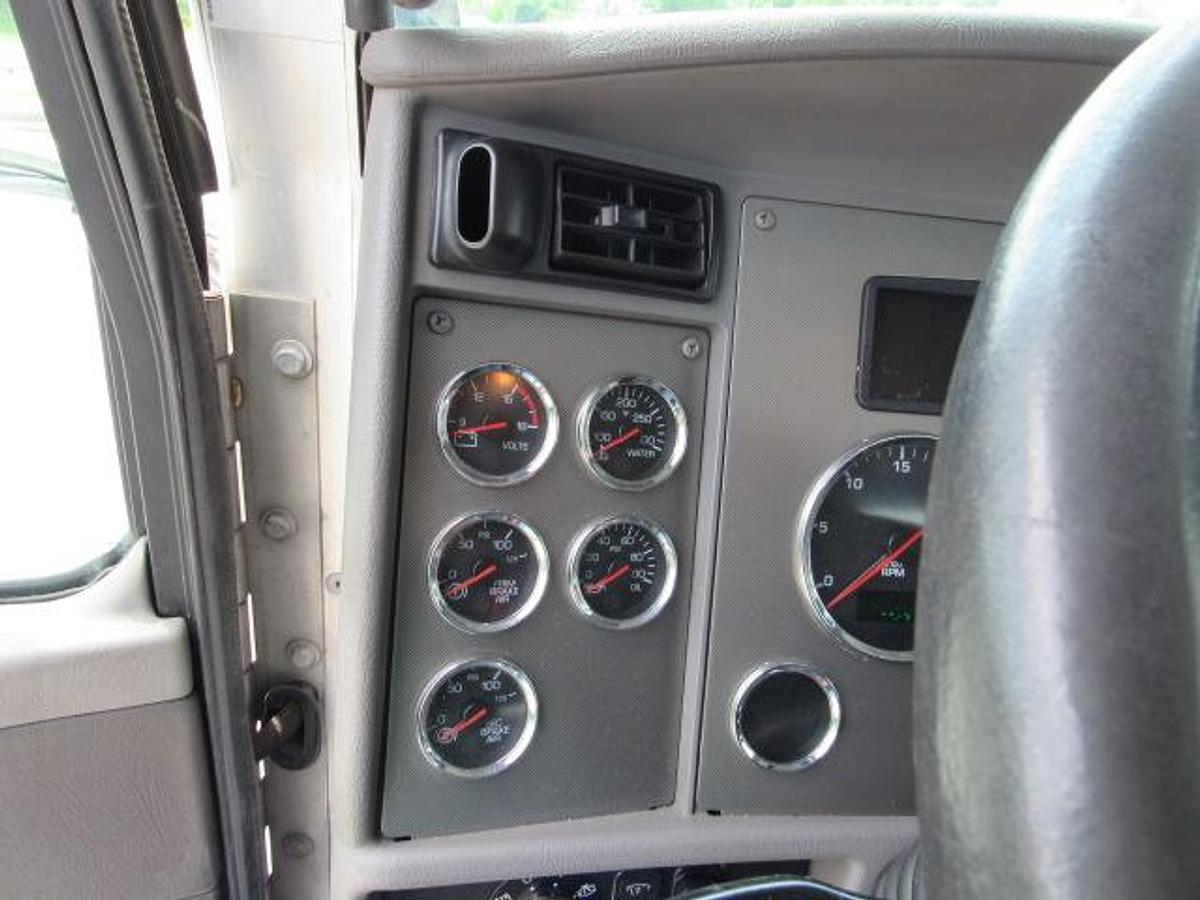 Used 2021 Kenworth T370 Flatbed Truck