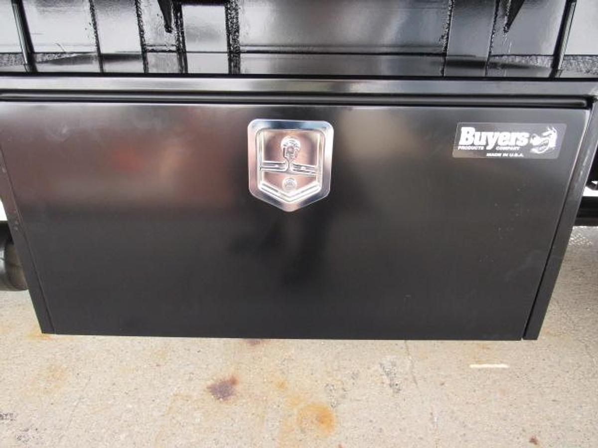 Used 2023 Freightliner M2 106