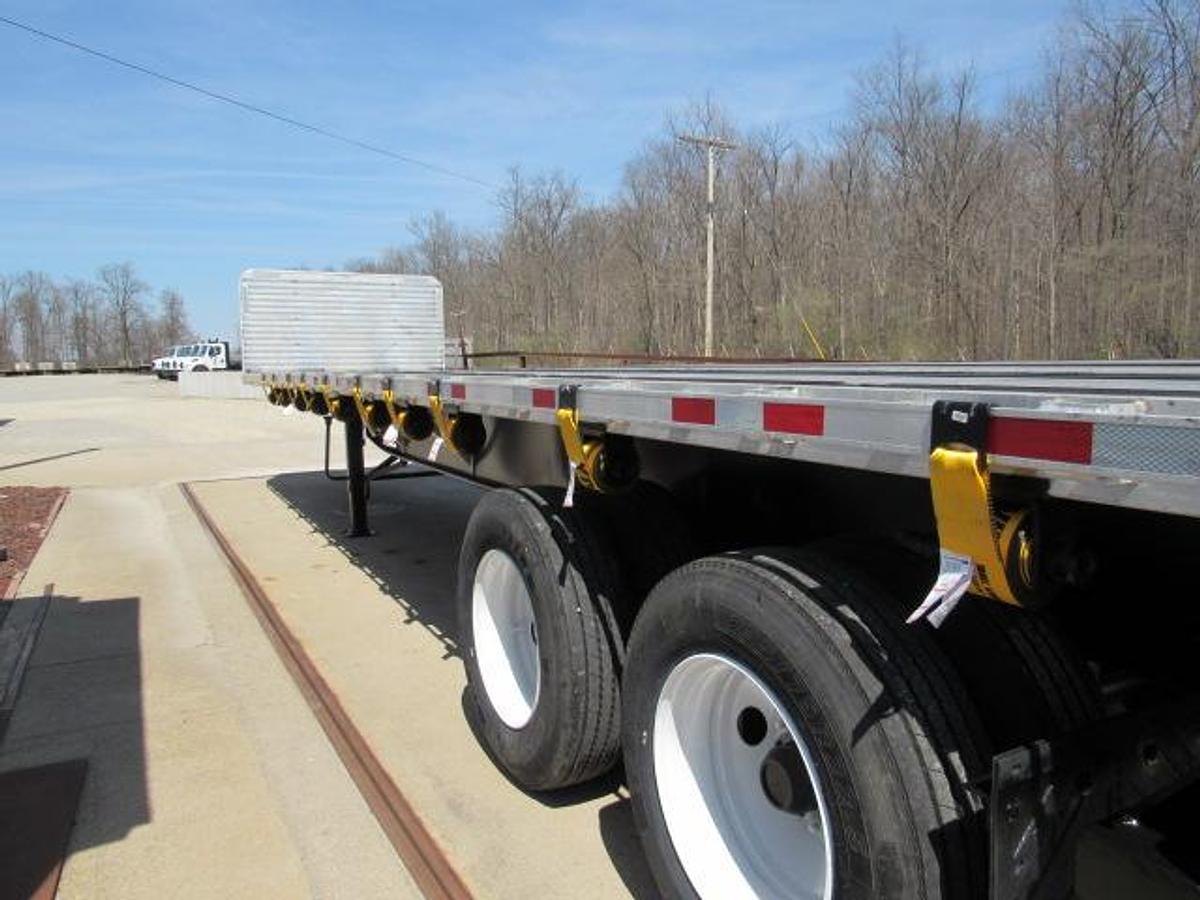 Used 2016 Utility 36' 6" X 102 Alum Combo Princeton/Moffett Trailer