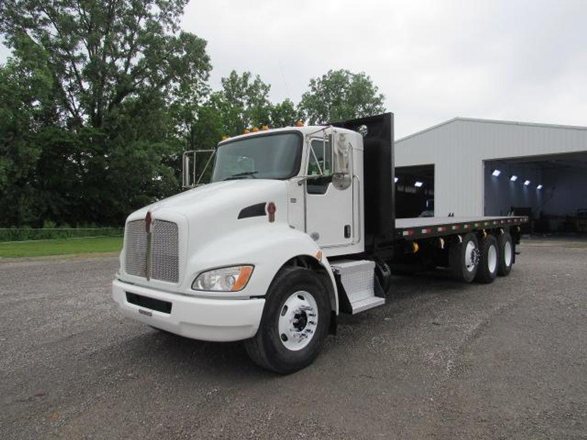 Used 2021 Kenworth T370 Flatbed Truck