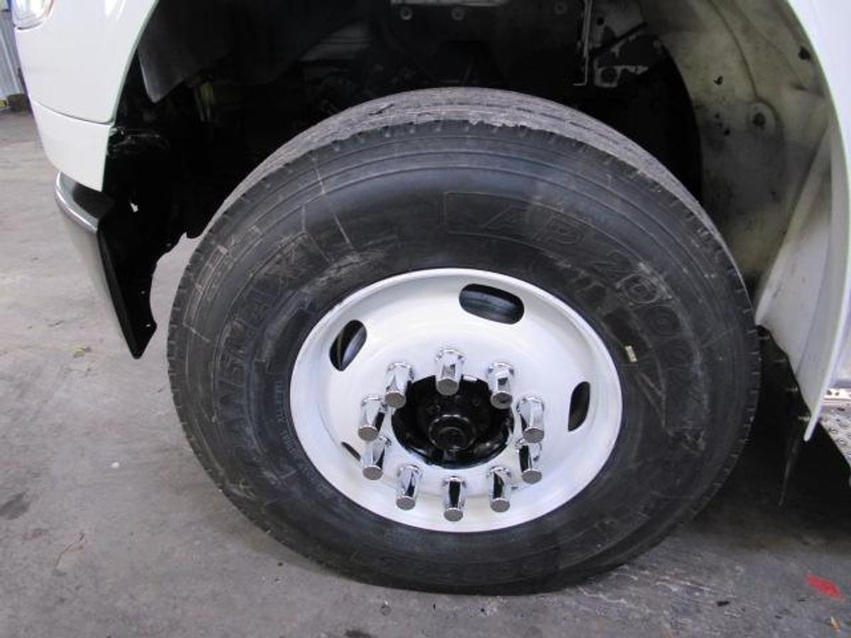 Used 2022 Freightliner M2 106