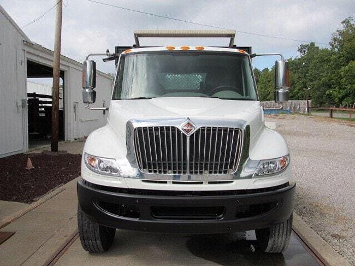 Used 2014 International DuraStar 4400
