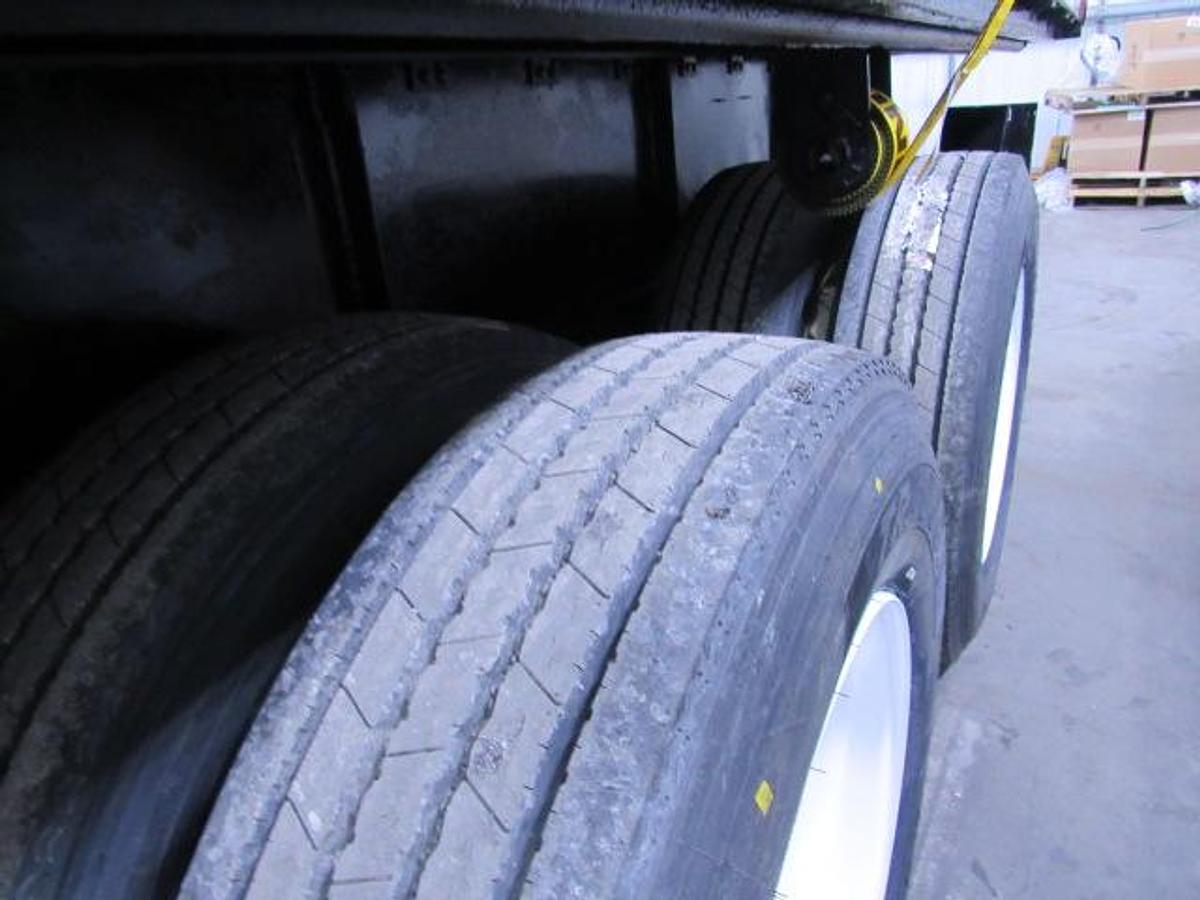 Used 2015 Great Dane Trailers 48' X 102" Flatbed Moffett Trailer