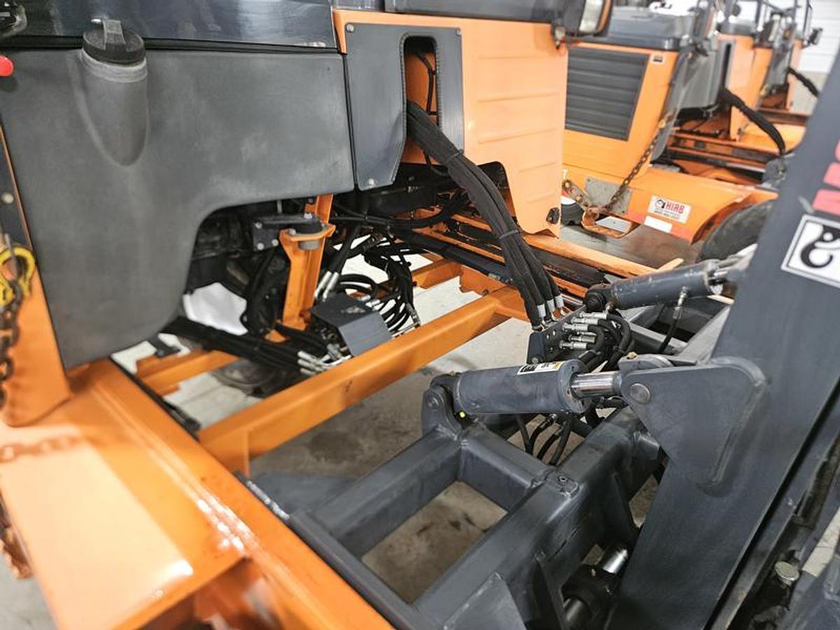 Used 2016 Moffett M8 55.3