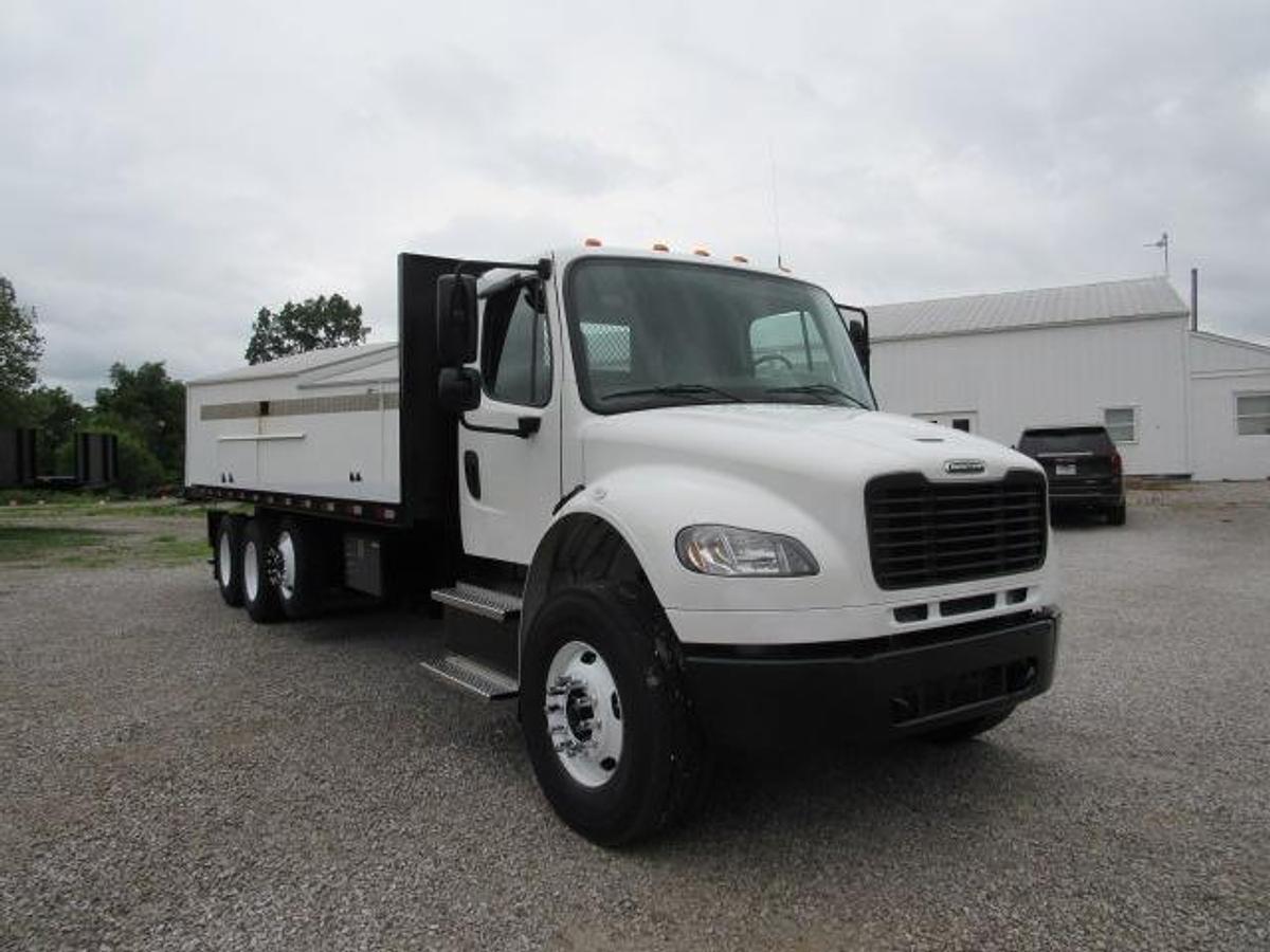 Used 2022 Freightliner M2 106