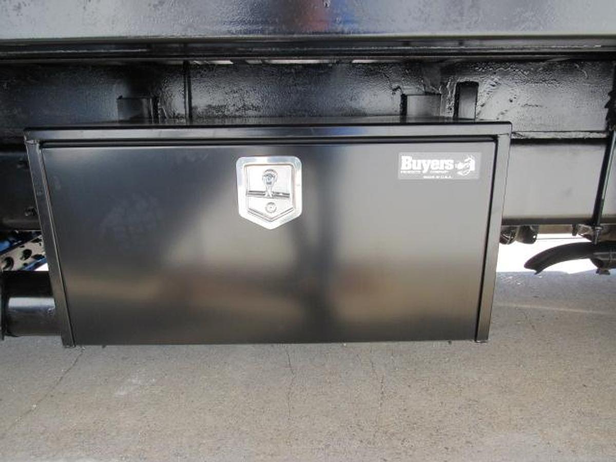 Used 2022 Freightliner M2 106