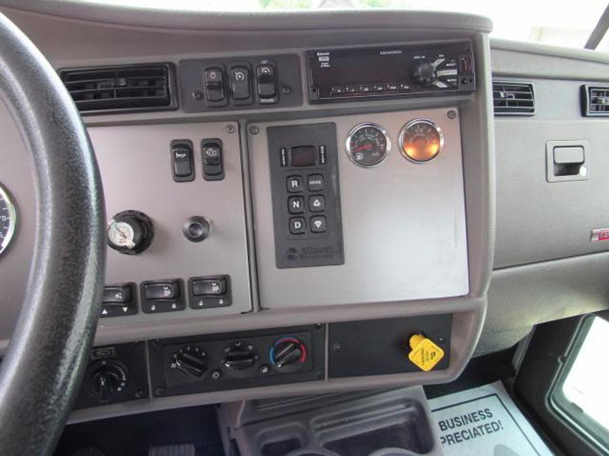 Used 2021 Kenworth T370 Flatbed Truck