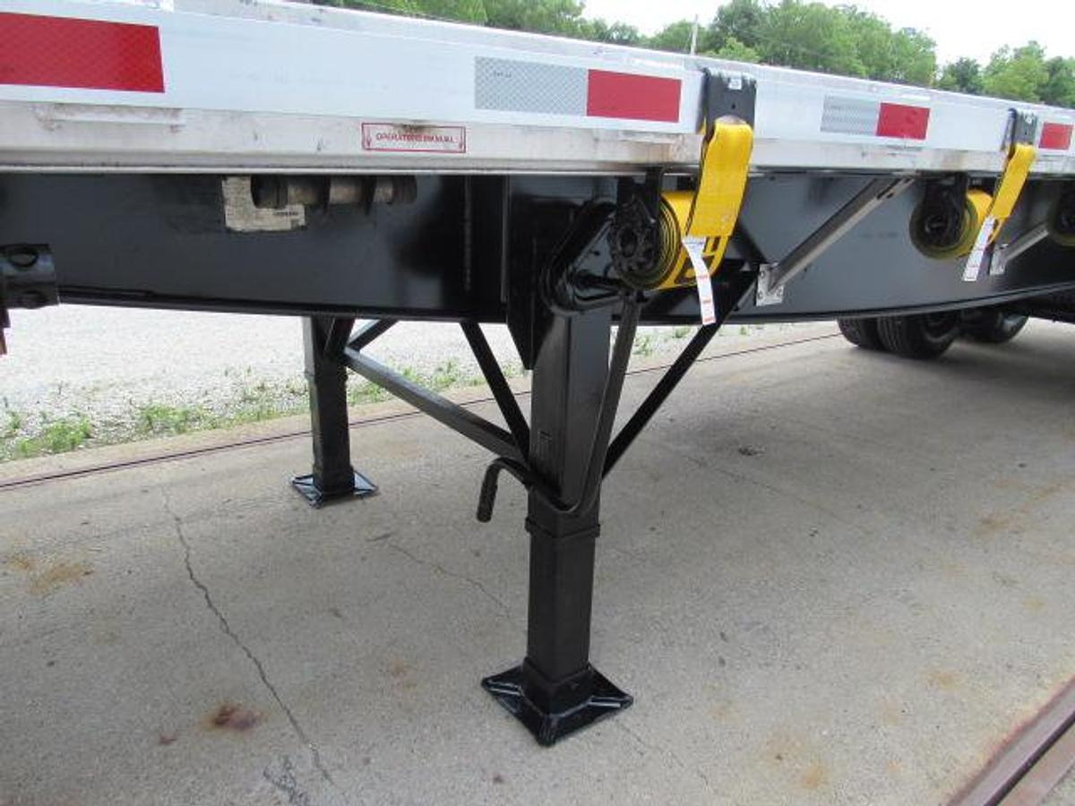Used 2017 Great Dane Trailers 36' 6" X 102" Aluminum Combo Flatbed Moffett Trailer