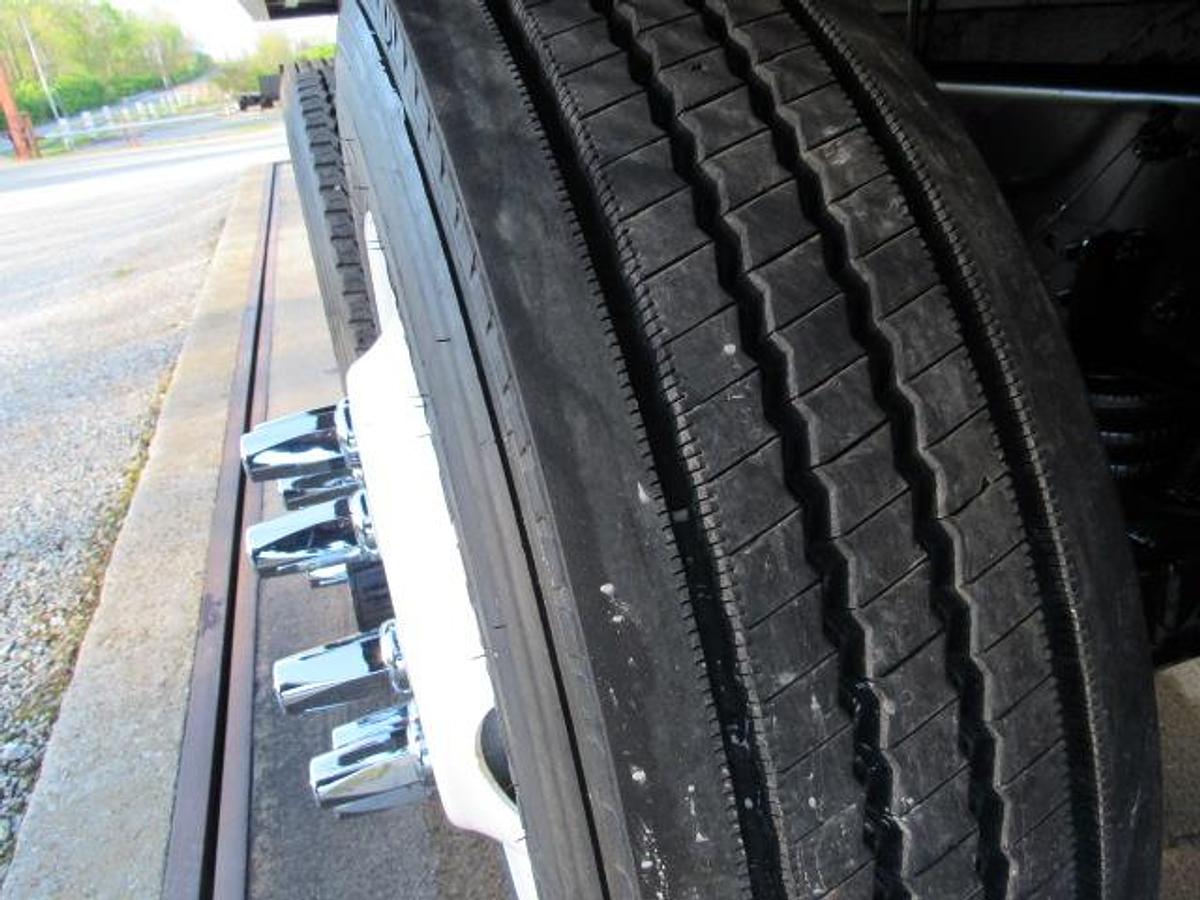 Used 2022 Freightliner M2 106