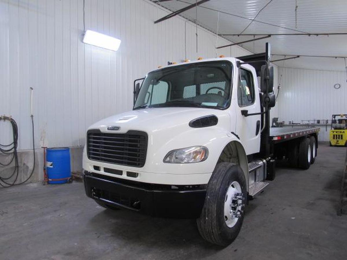 Used 2022 Freightliner M2 106