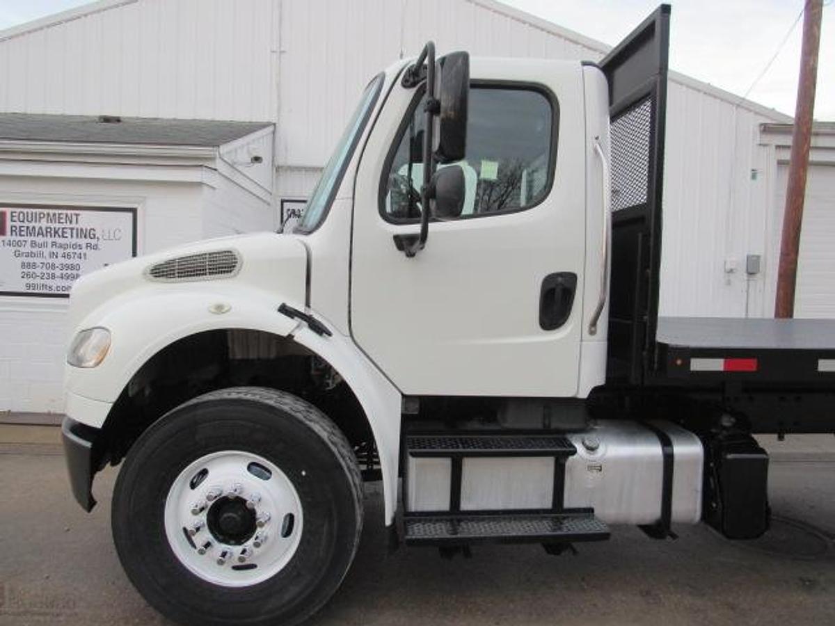 Used 2020 Freightliner M2 106