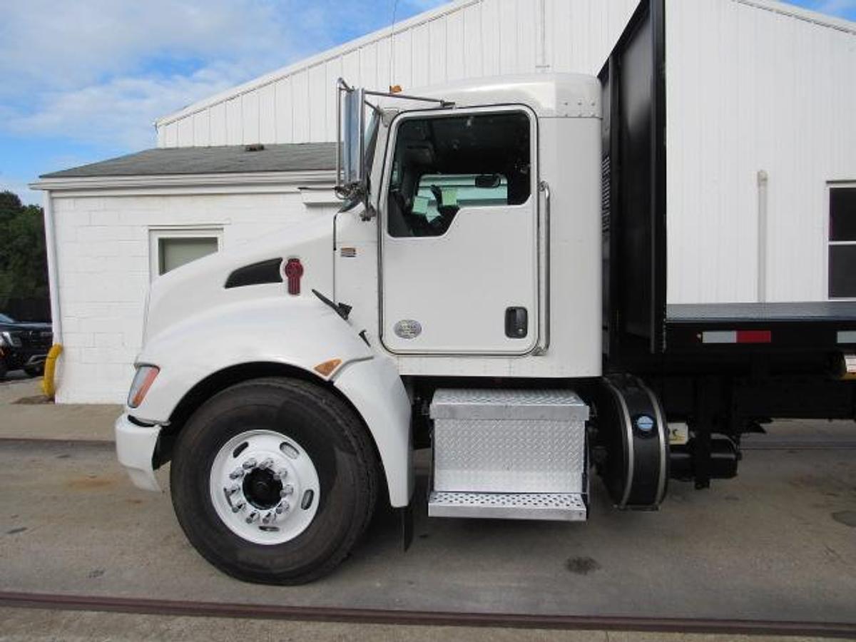 Used 2021 Kenworth T370 Flatbed Truck