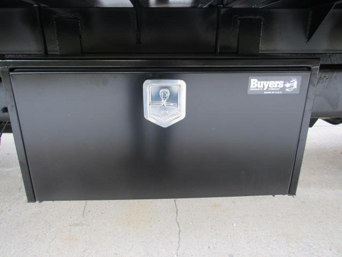 Used 2022 Freightliner M2 106