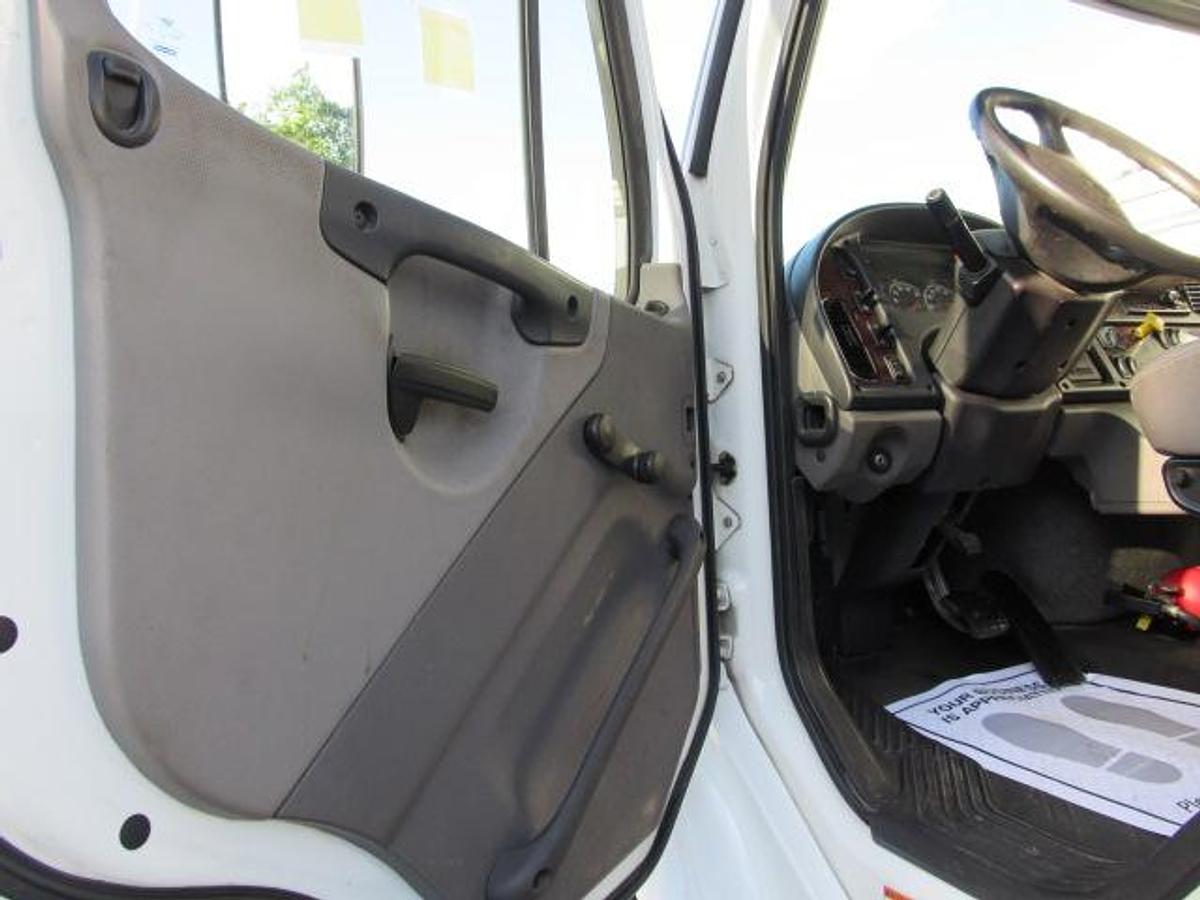 Used 2018 Freightliner M2 106